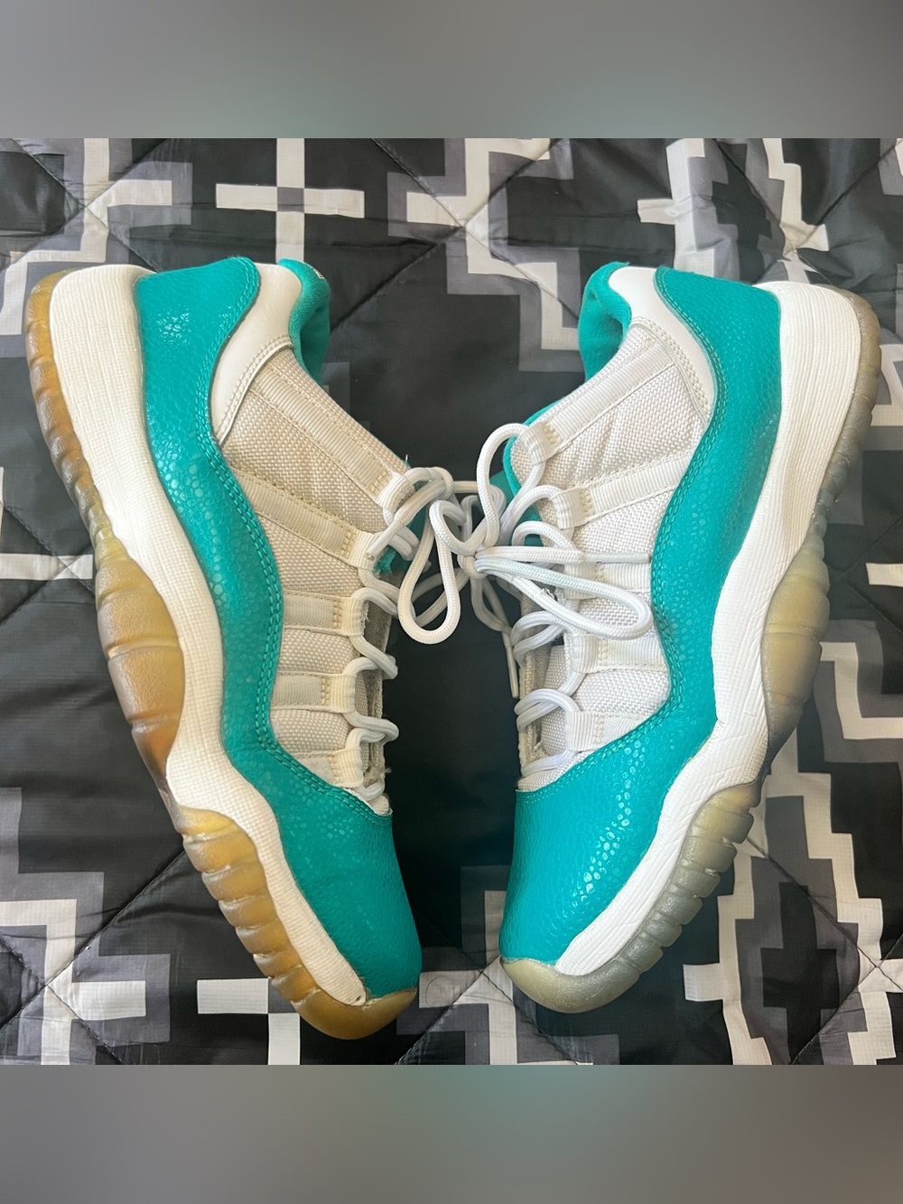Air Jordan 11 Retro Low GS Turbo Green 580521-143 size 6y